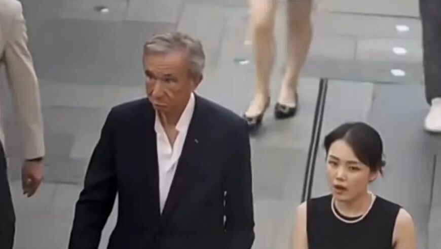 台球转场,2025管家婆精准资料大全,前瞻性战略落实探讨_储蓄版V7.11